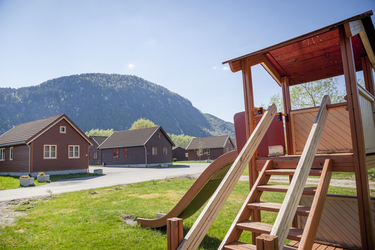 Forde Gjestehus Og Camping ภายนอก รูปภาพ
