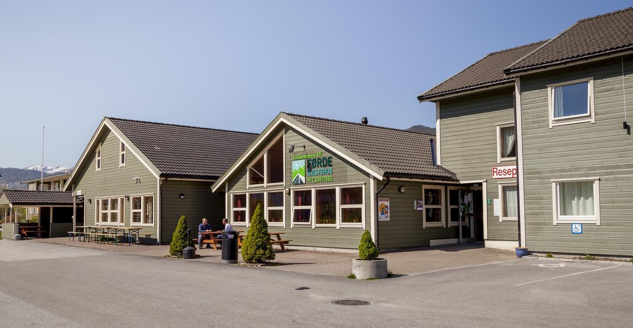 Forde Gjestehus Og Camping ภายนอก รูปภาพ