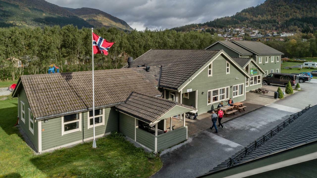 Forde Gjestehus Og Camping ภายนอก รูปภาพ