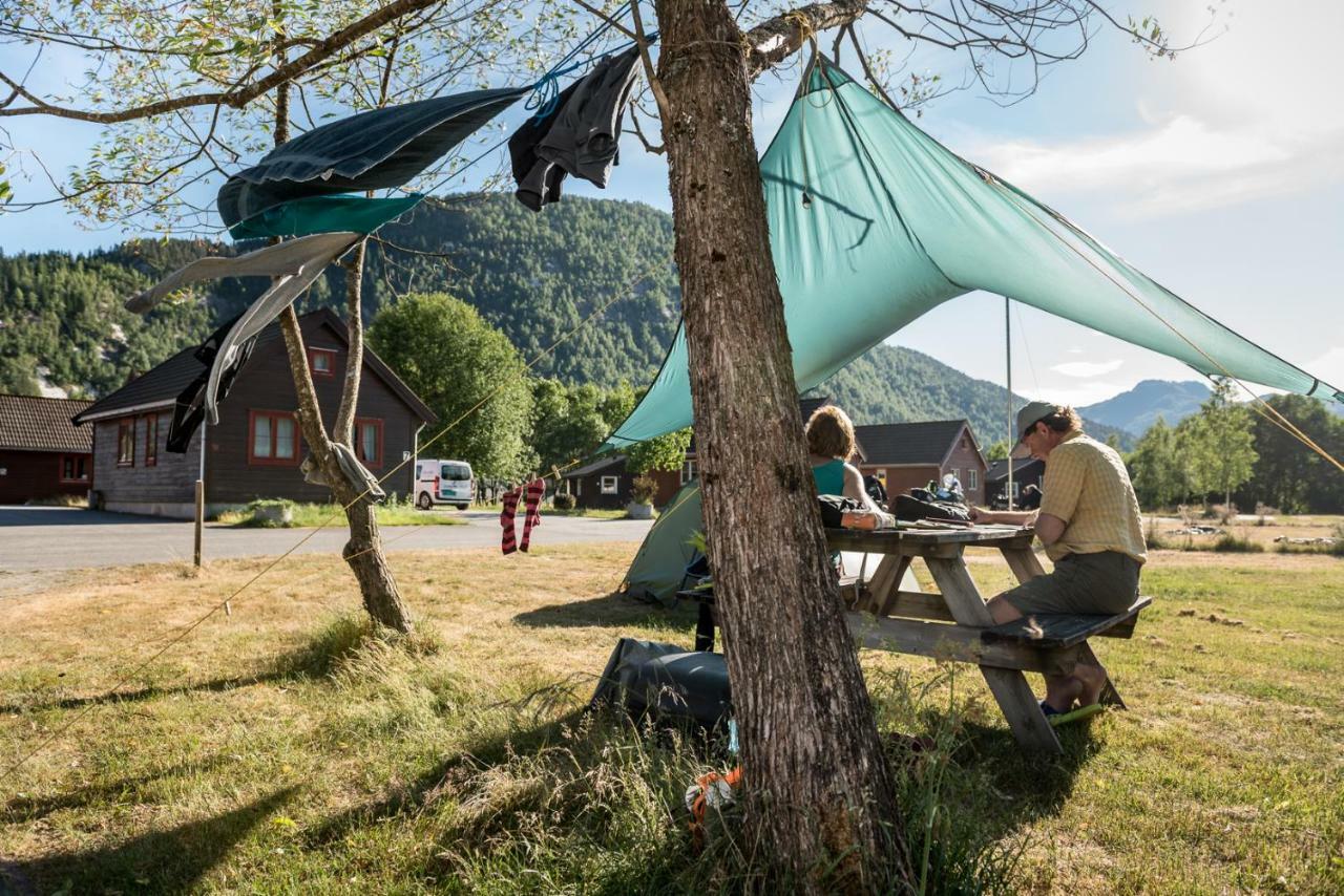 Forde Gjestehus Og Camping ภายนอก รูปภาพ